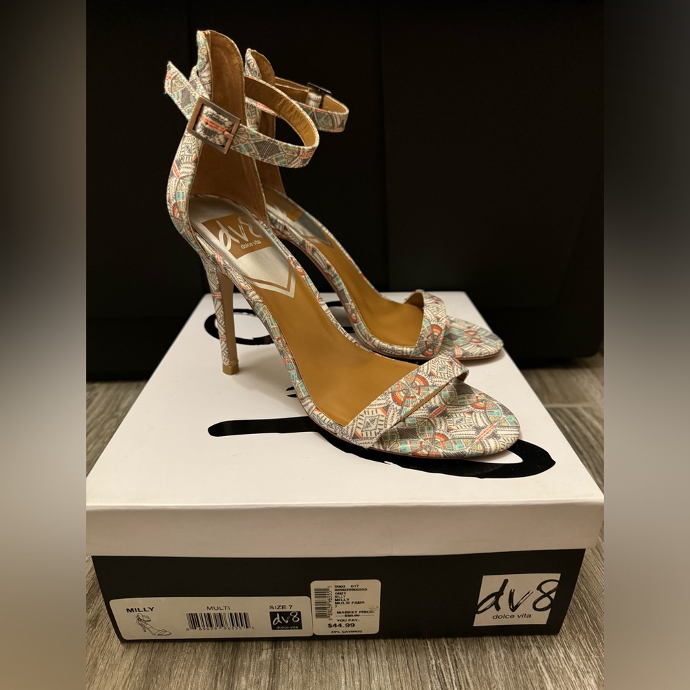 NWOT DV8 Dolce Vita MILLY ANKLE STRAP HEEL